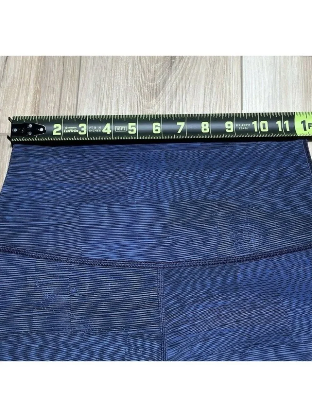 Lululemon Blue Pattern Wunder Under Cropped Leggings - Women Size 6